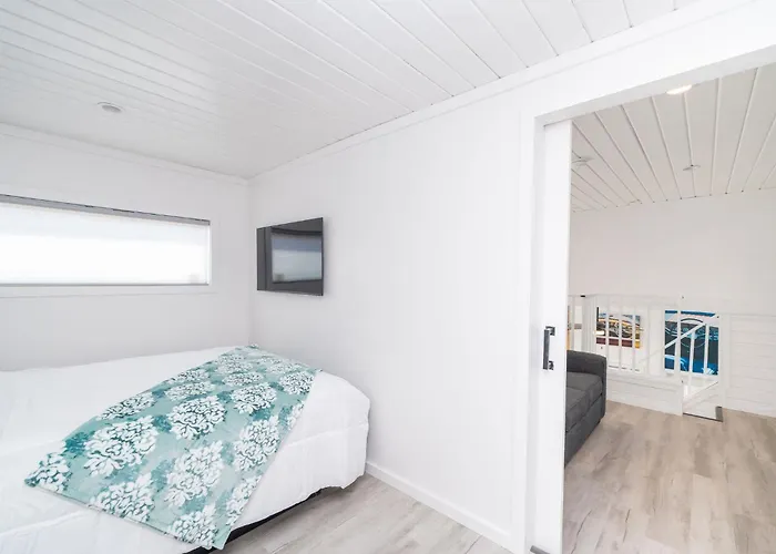Hang Up And Hang Out, River Holiday home *